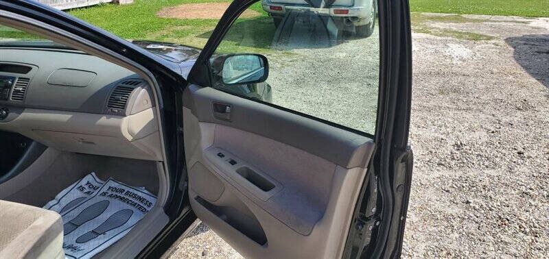 2004 Toyota Camry Image 14