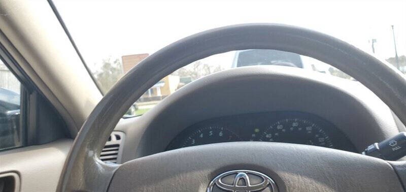 2004 Toyota Camry Image 17