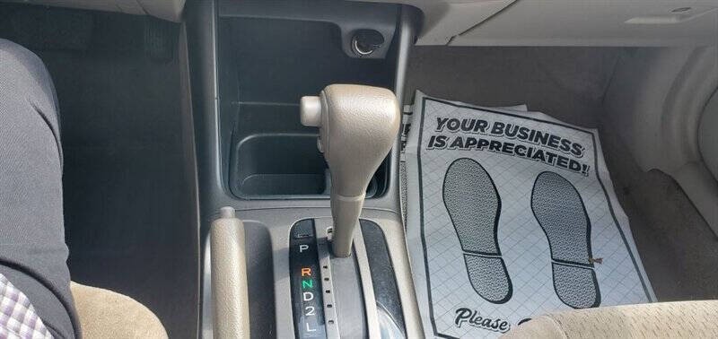 2004 Toyota Camry Image 18