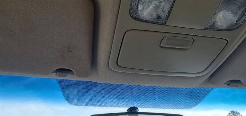 2004 Toyota Camry Image 20