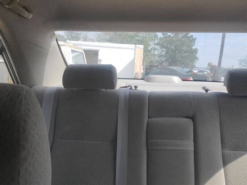 2004 Toyota Camry Image 21
