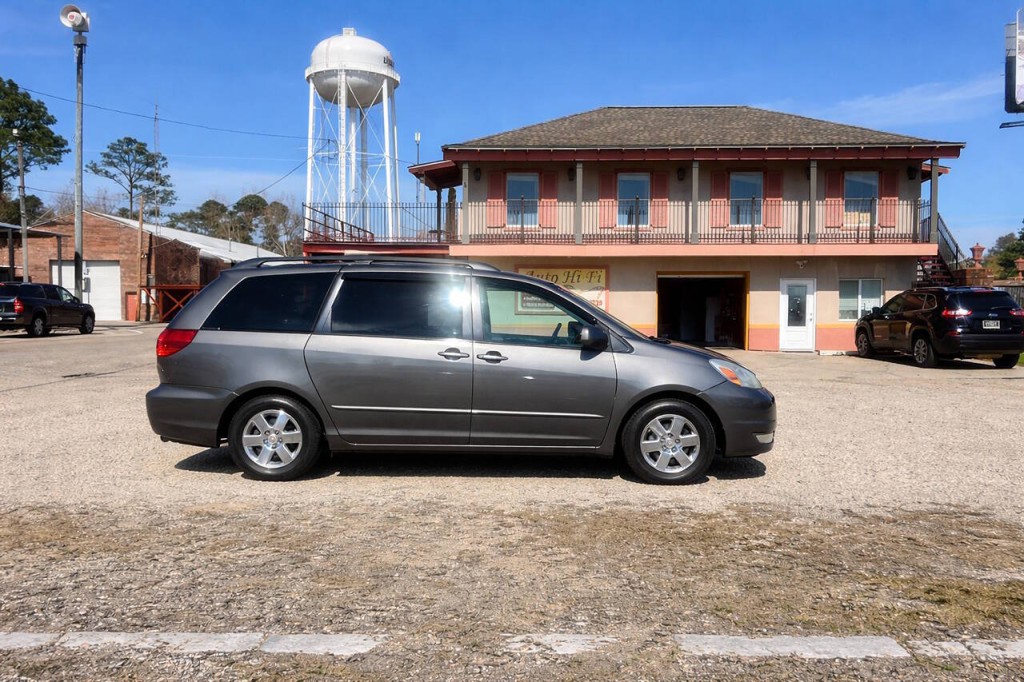2005 Toyota Sienna Image 2