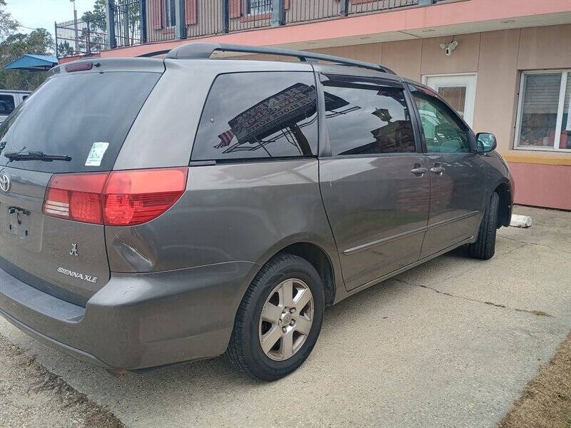 2005 Toyota Sienna Image 4