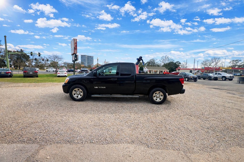 2006 Nissan Titan Image 2
