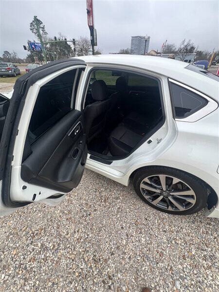 2016 Nissan Altima Image 10