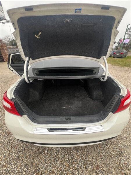 2016 Nissan Altima Image 11