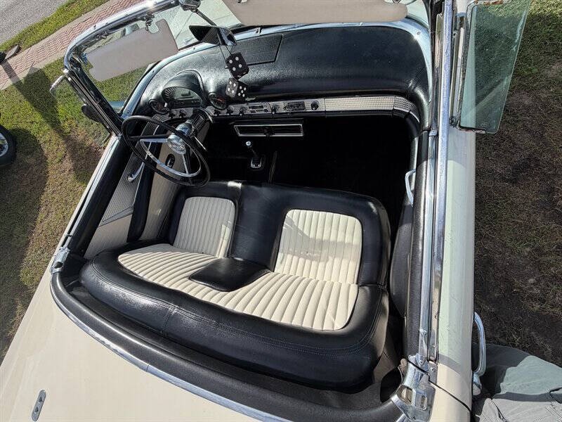 1956 Ford Thunderbird Image 6