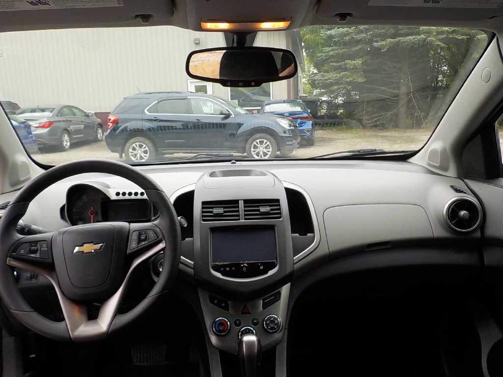 2015 Chevrolet Sonic Image 13