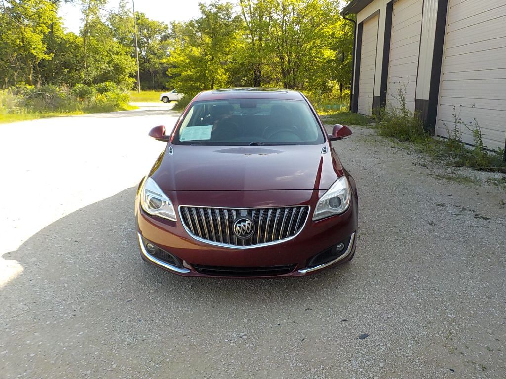 2016 Buick Regal Image 2