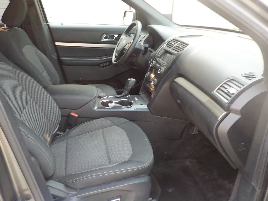 2018 Ford Explorer Image 10