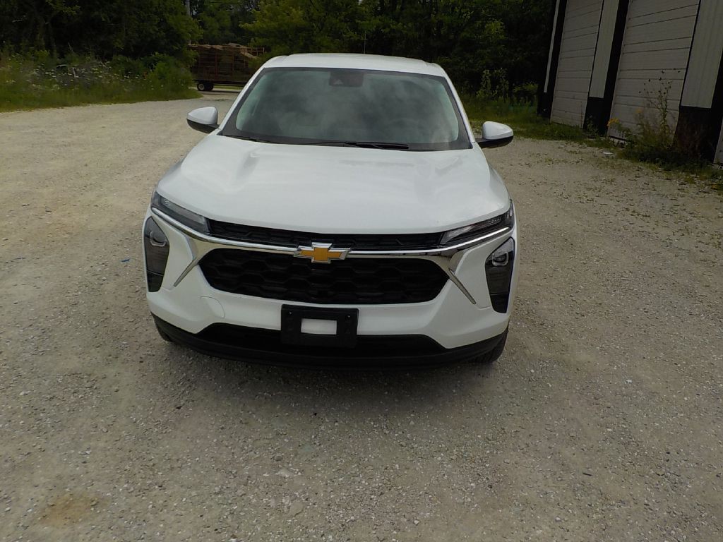 2024 Chevrolet Trax Image 2
