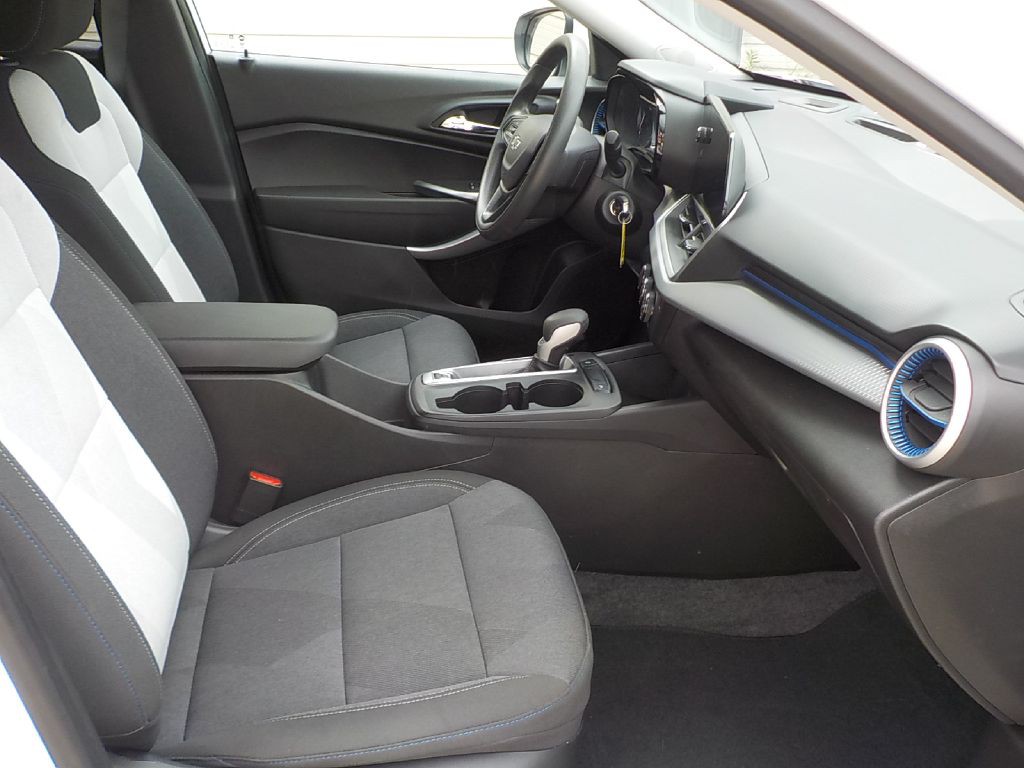 2024 Chevrolet Trax Image 9