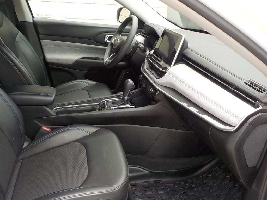 2022 Jeep Compass Image 9