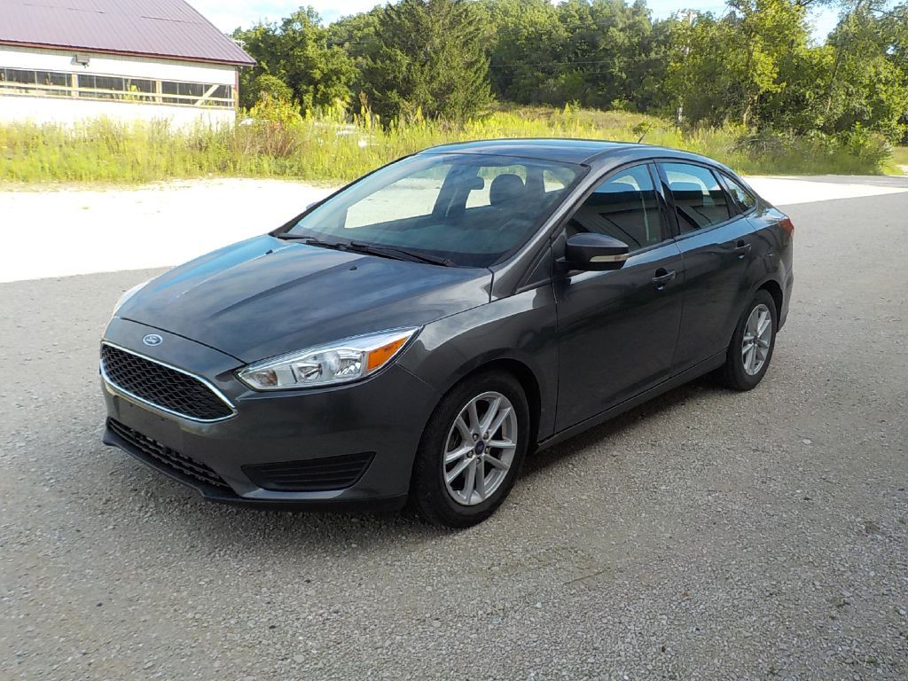 2017 Ford Focus Image 1
