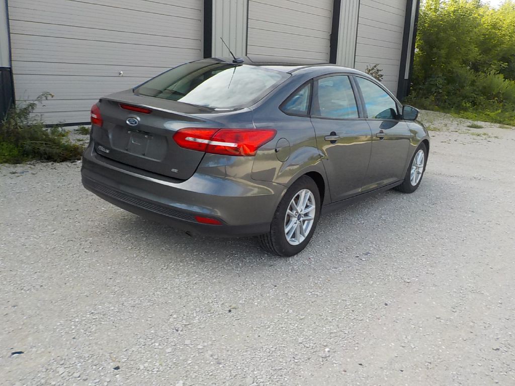 2017 Ford Focus Image 5