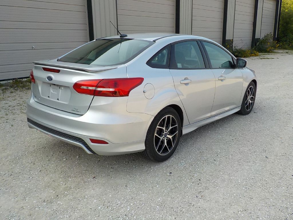 2016 Ford Focus Image 5