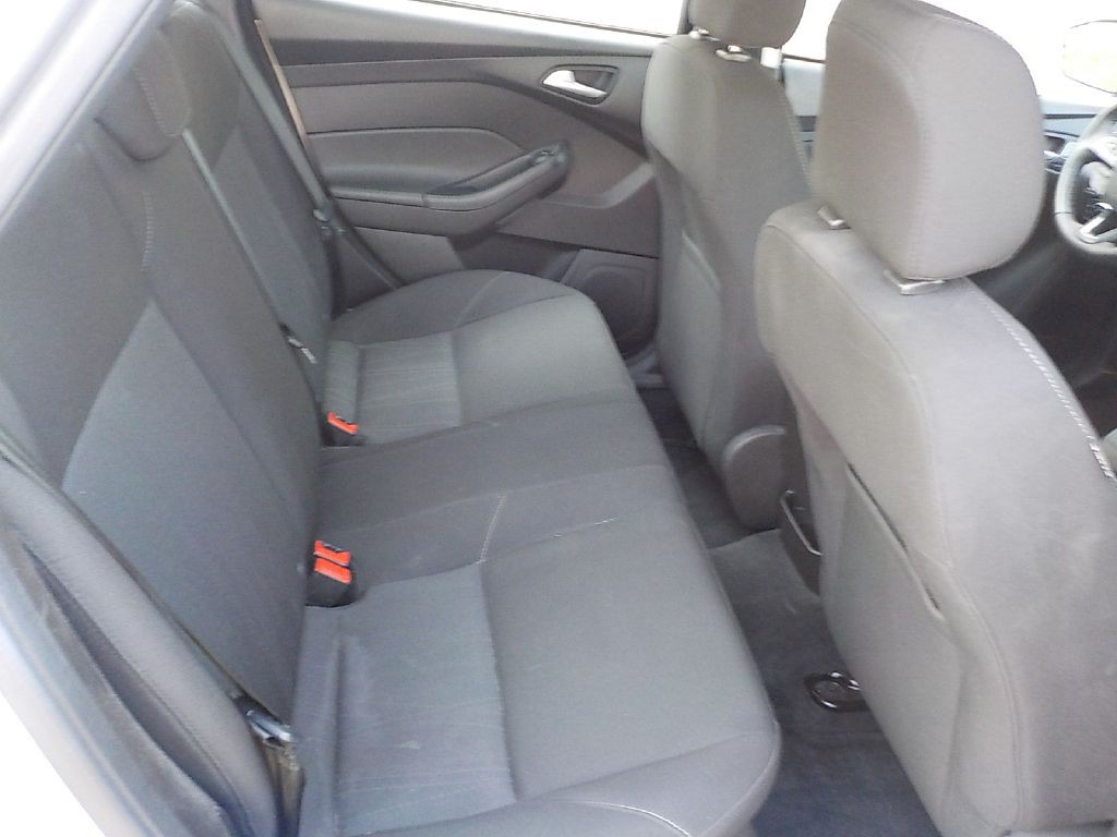 2016 Ford Focus Image 10