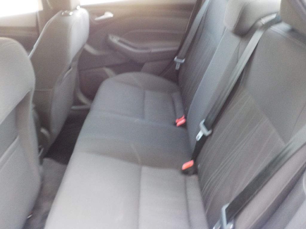2016 Ford Focus Image 11
