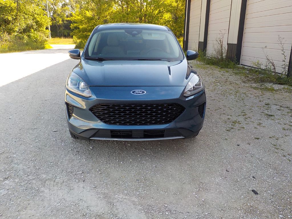 2020 Ford Escape Image 2