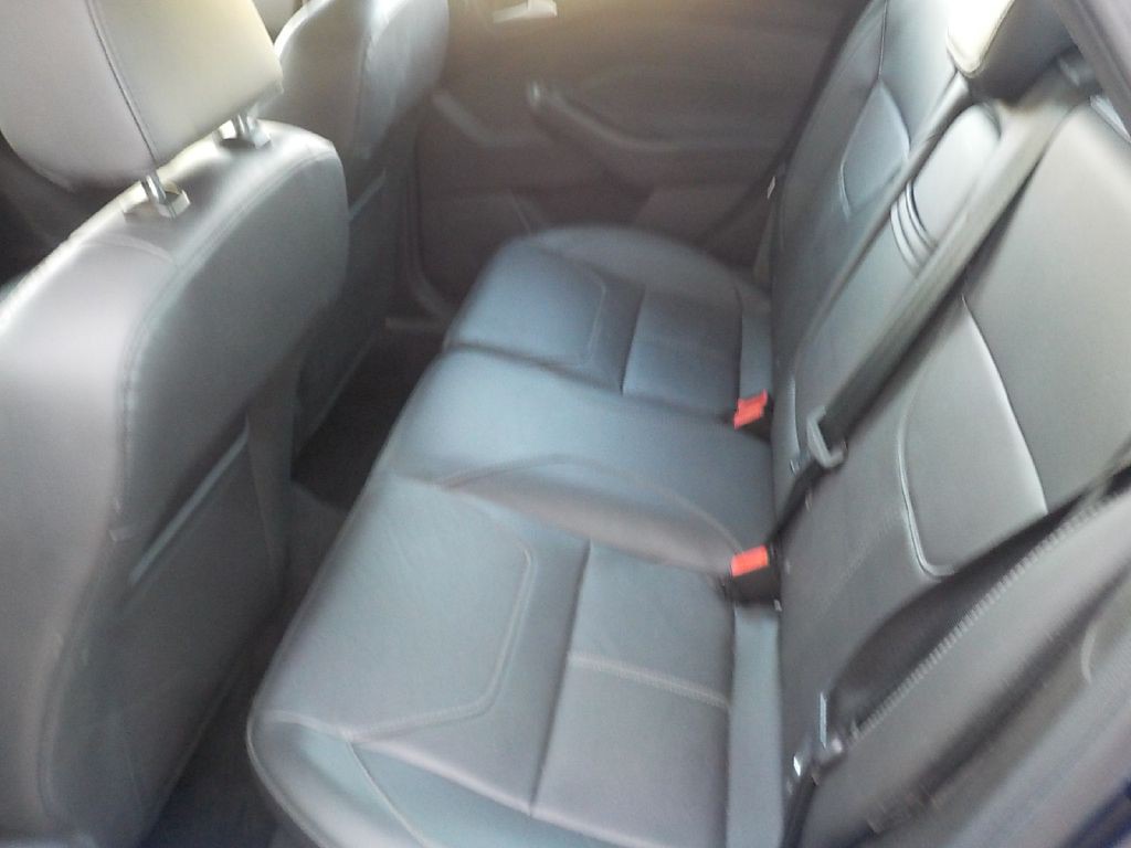 2016 Ford Focus Image 11