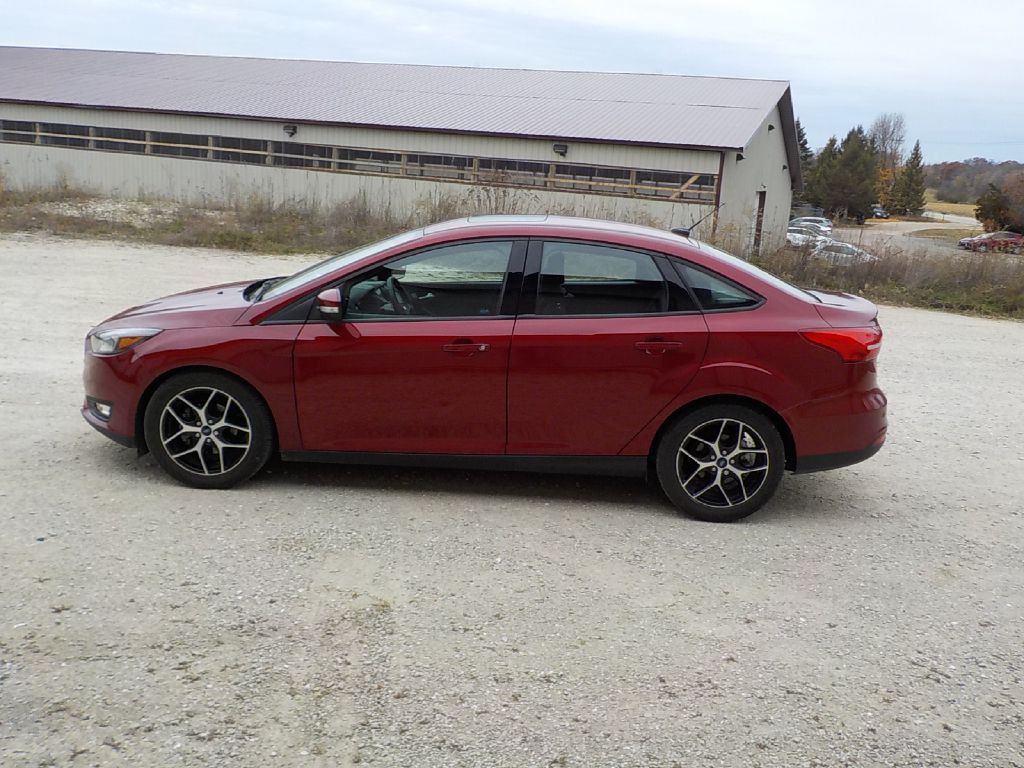 2017 Ford Focus Image 8