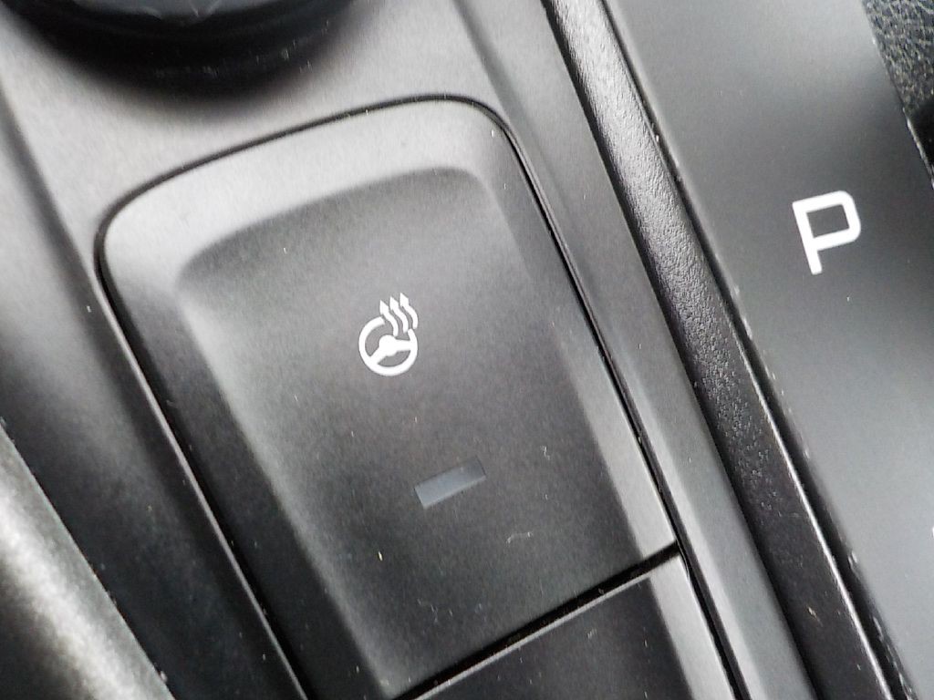 2017 Ford Focus Image 16