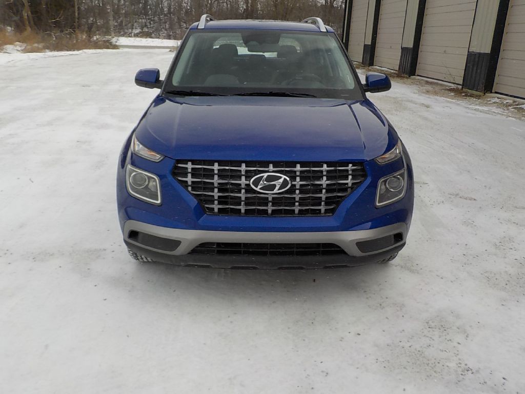2025 Hyundai Venue Image 2