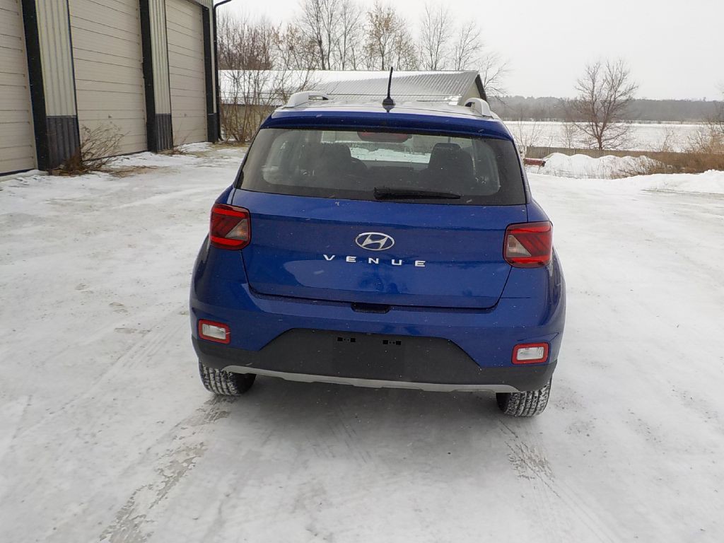2025 Hyundai Venue Image 6