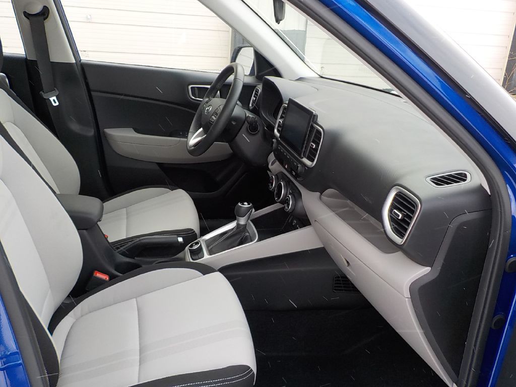 2025 Hyundai Venue Image 9