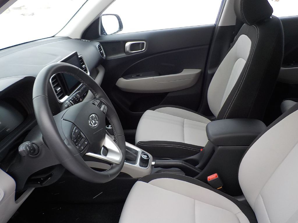 2025 Hyundai Venue Image 12