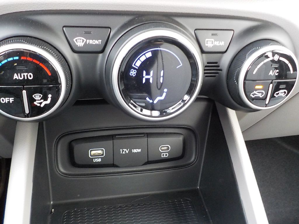 2025 Hyundai Venue Image 17