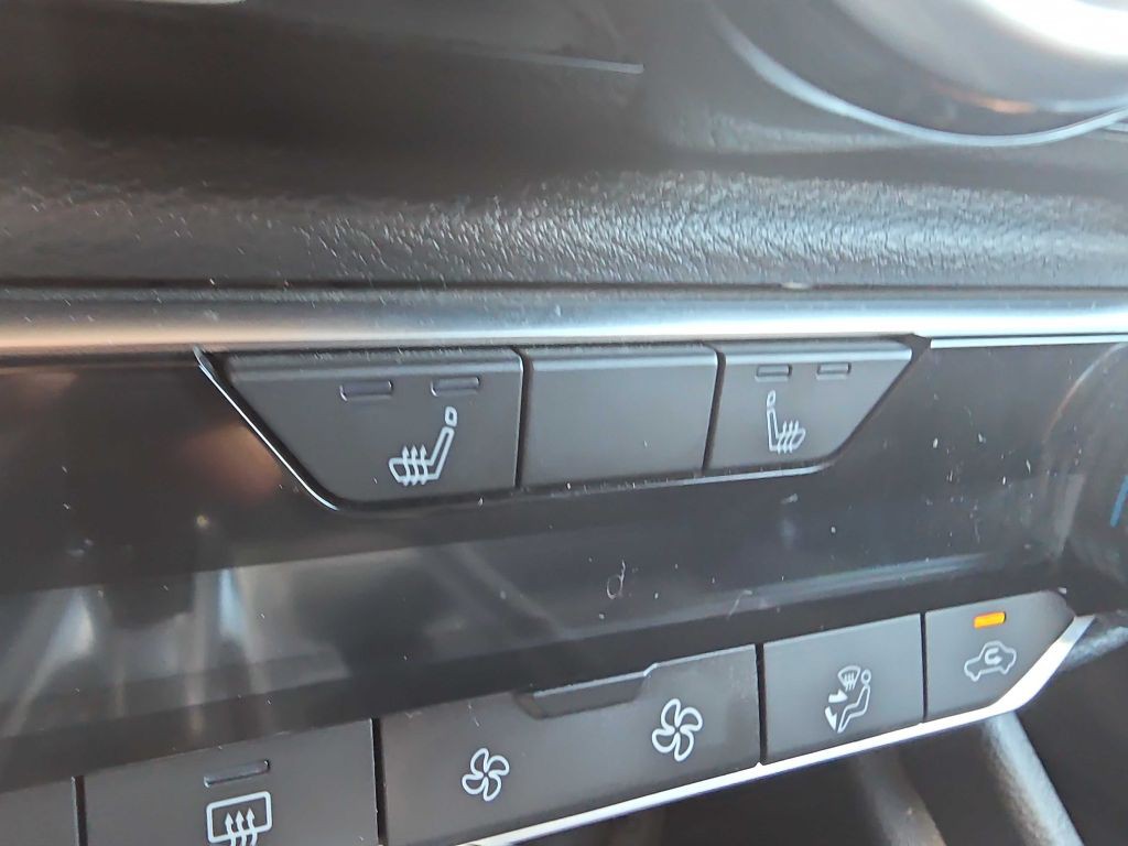 2025 Nissan Sentra Image 17