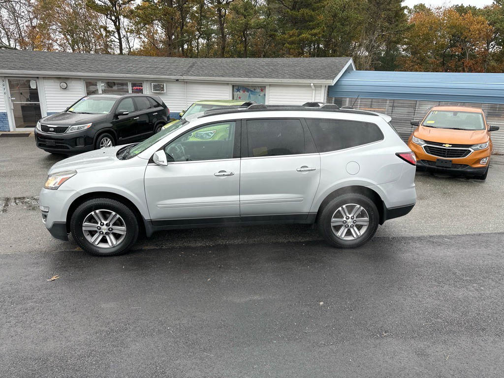 2016 Chevrolet Traverse Image 2
