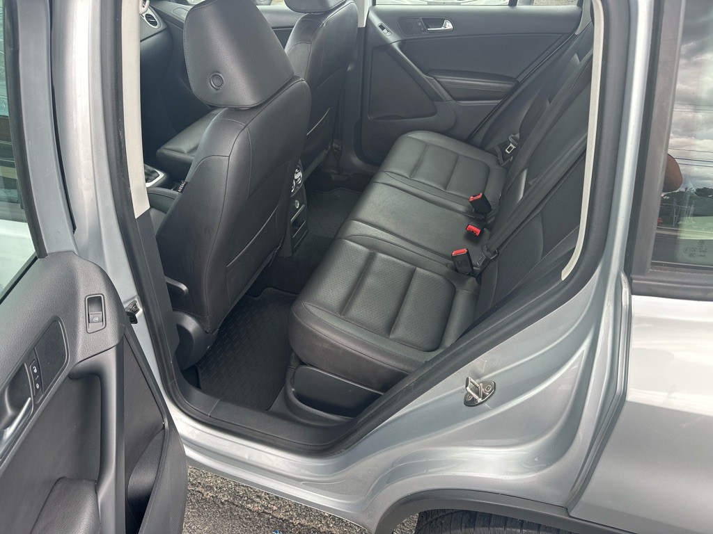 2017 Nissan Sentra Image 33