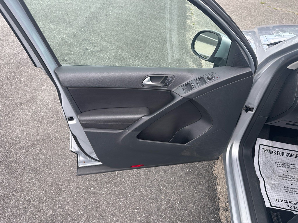 2017 Nissan Sentra Image 36