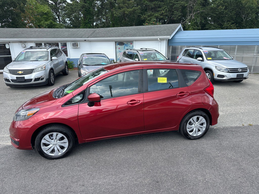 2017 Nissan Versa Image 2