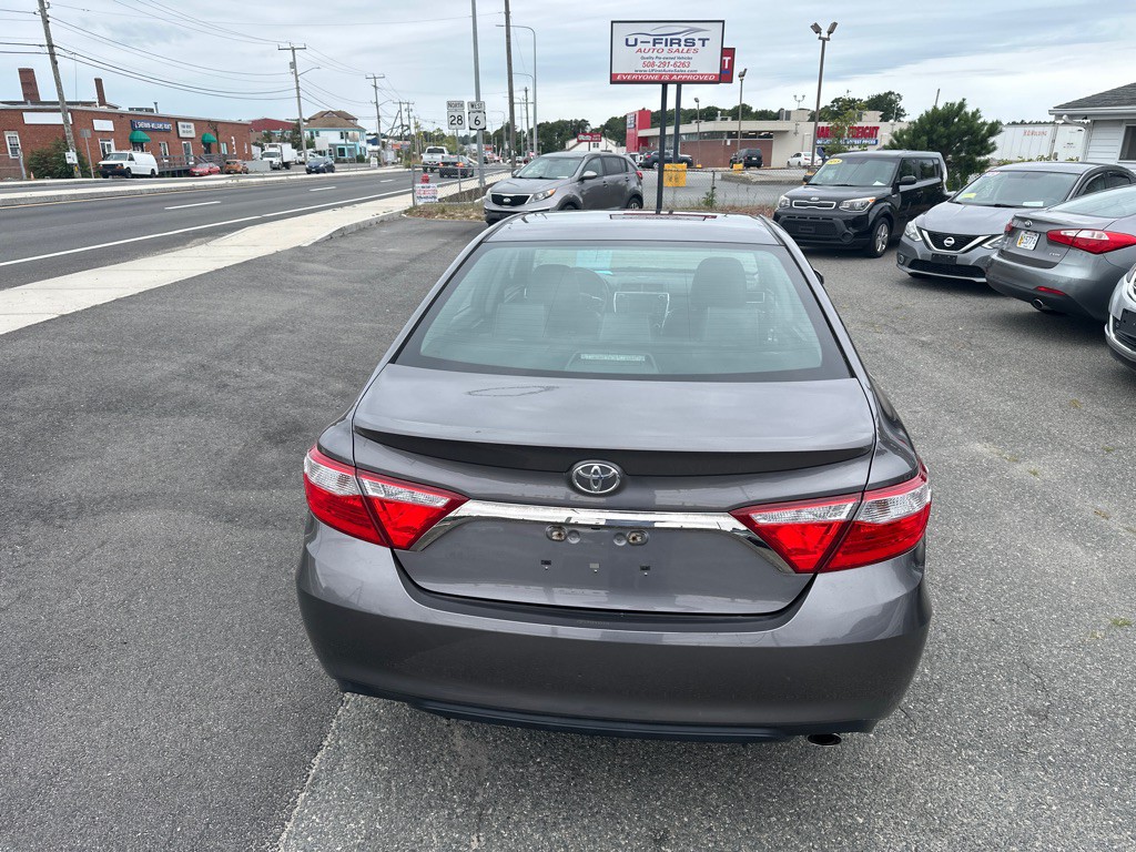 2015 Toyota Camry Image 2