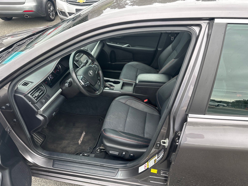 2015 Toyota Camry Image 9