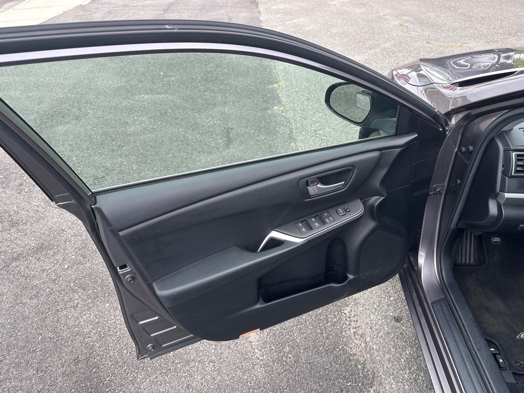 2015 Toyota Camry Image 10