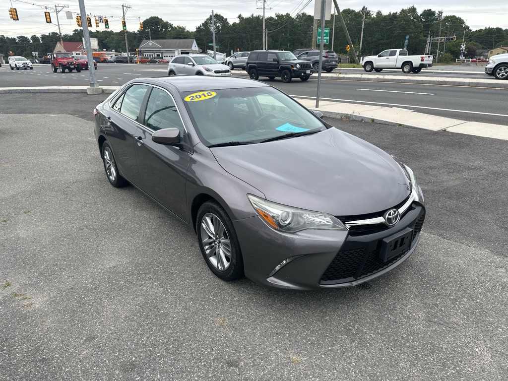 2015 Toyota Camry Image 17