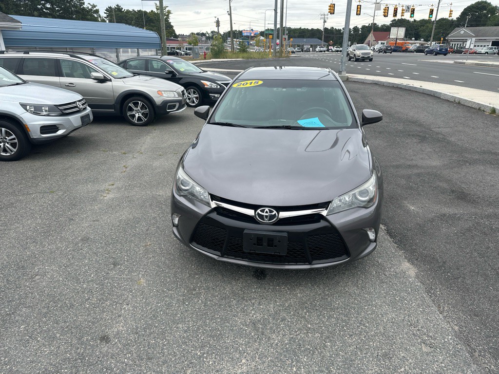 2015 Toyota Camry Image 18