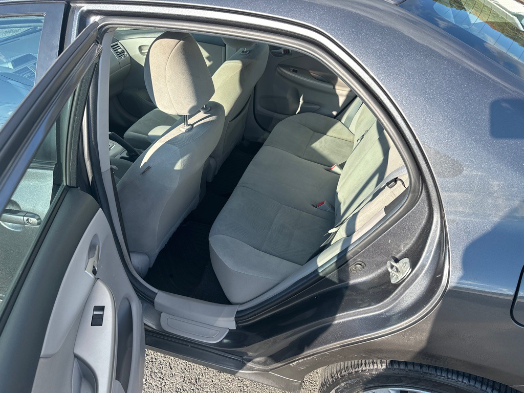 2012 Toyota Corolla Image 9