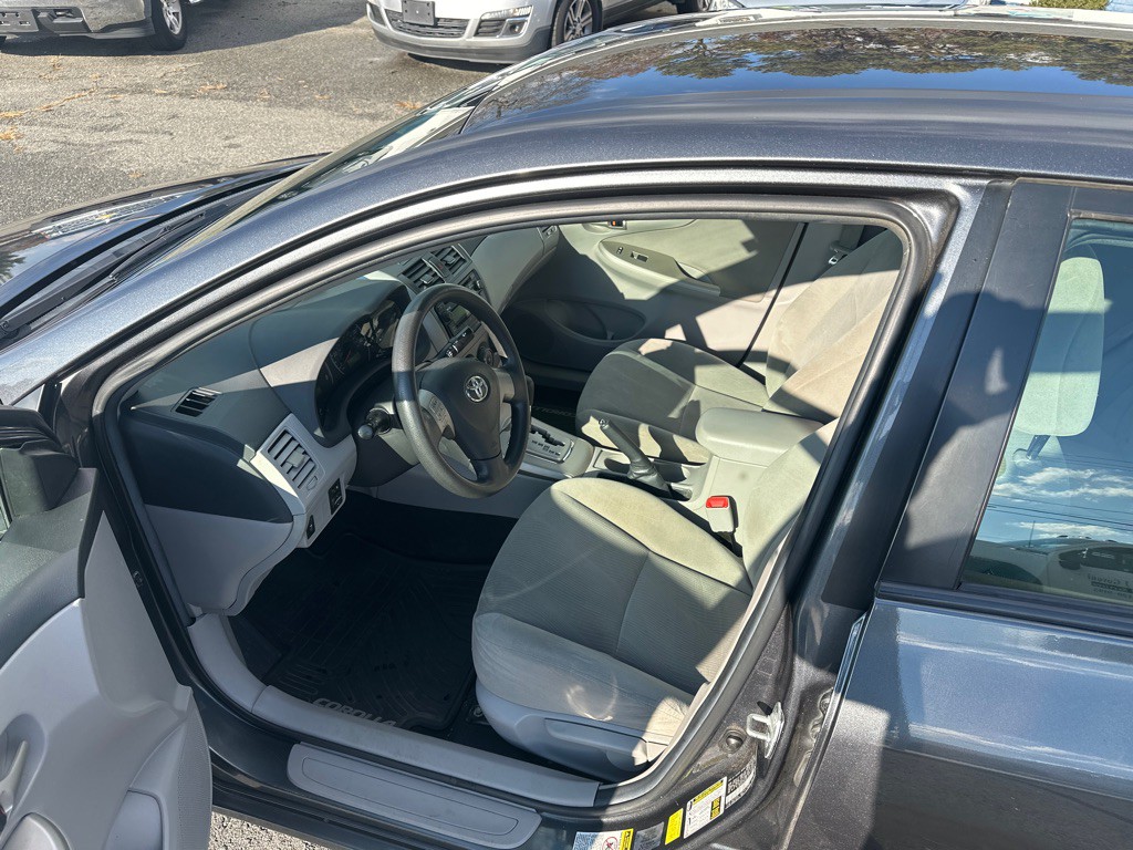 2012 Toyota Corolla Image 11