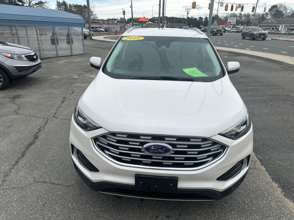 2019 Ford Edge Image 8