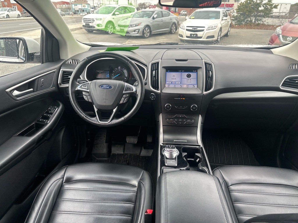 2019 Ford Edge Image 10