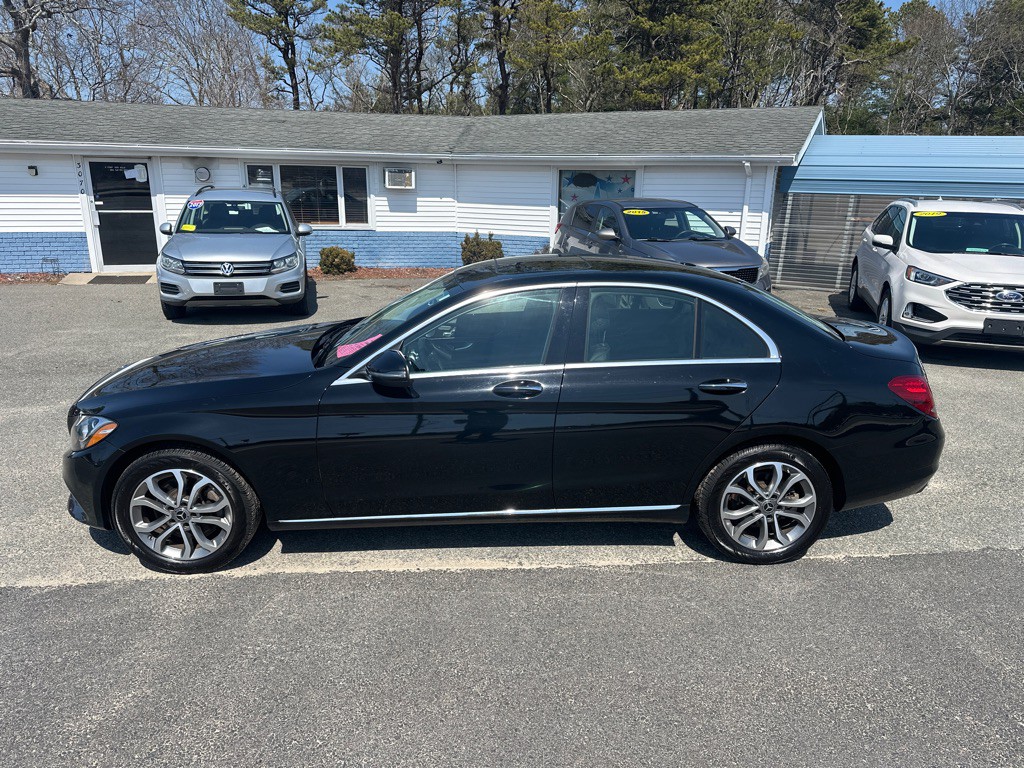 2018 Mercedes-Benz C-Class Image 2