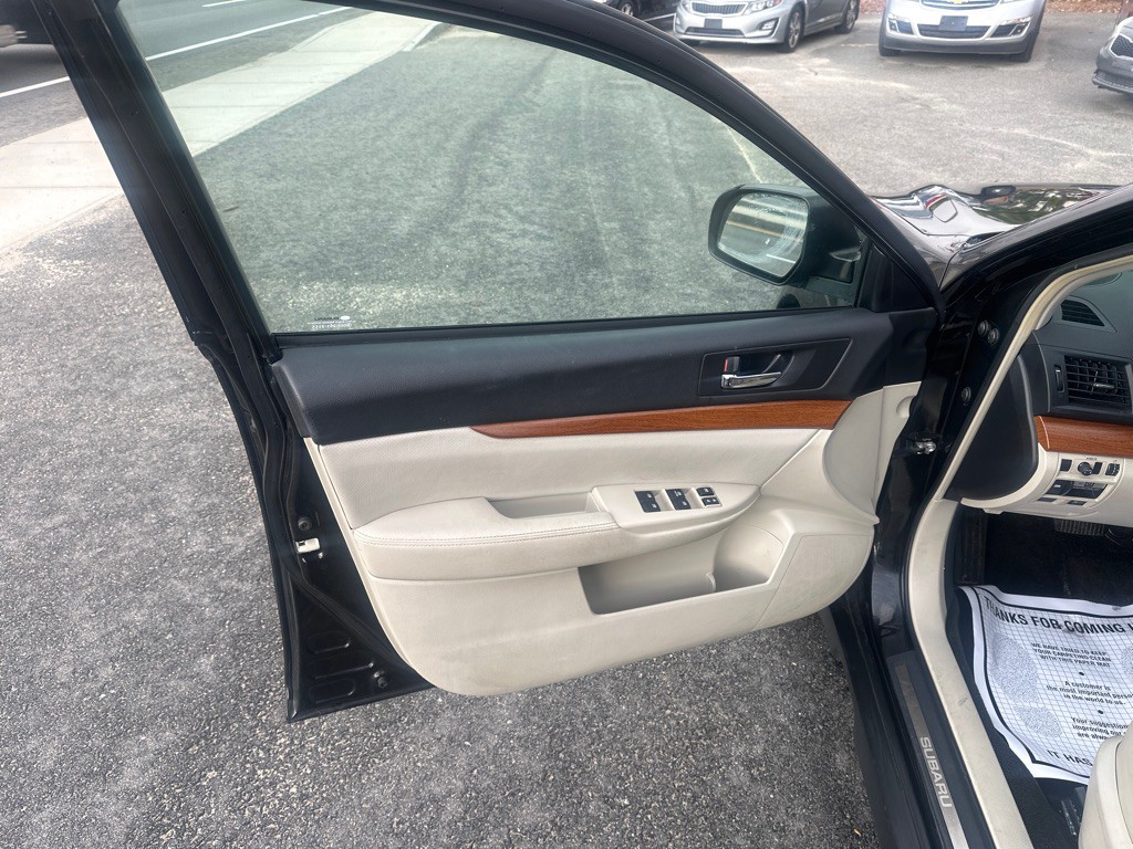 2014 Subaru Outback Image 13