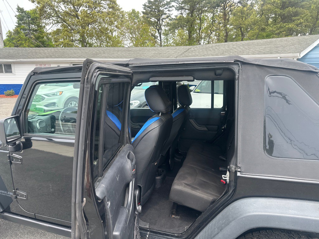 2015 Jeep Wrangler Unlimited Image 9