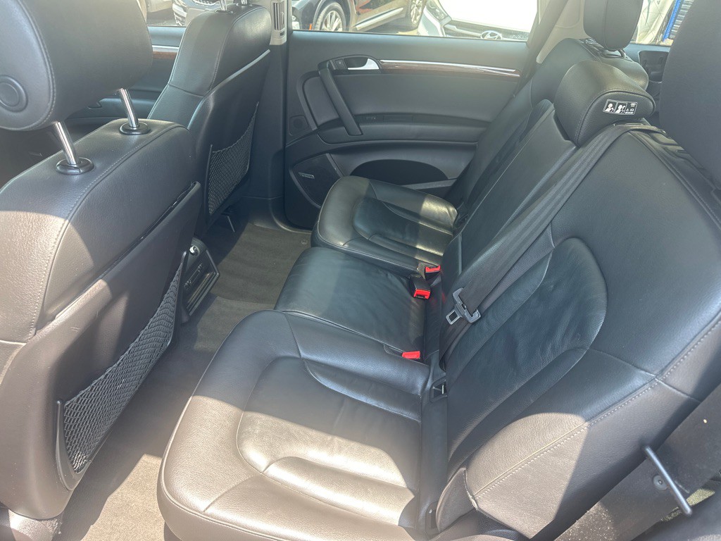 2015 Audi Q7 Image 9