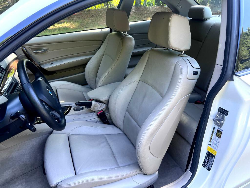 2012 BMW 1 Series Image 11